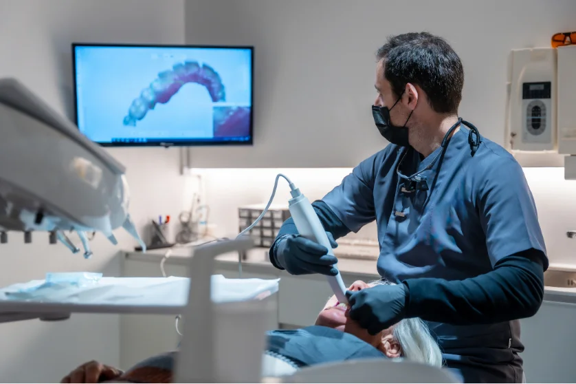 Câmera intraoral utilizada no diagnóstico